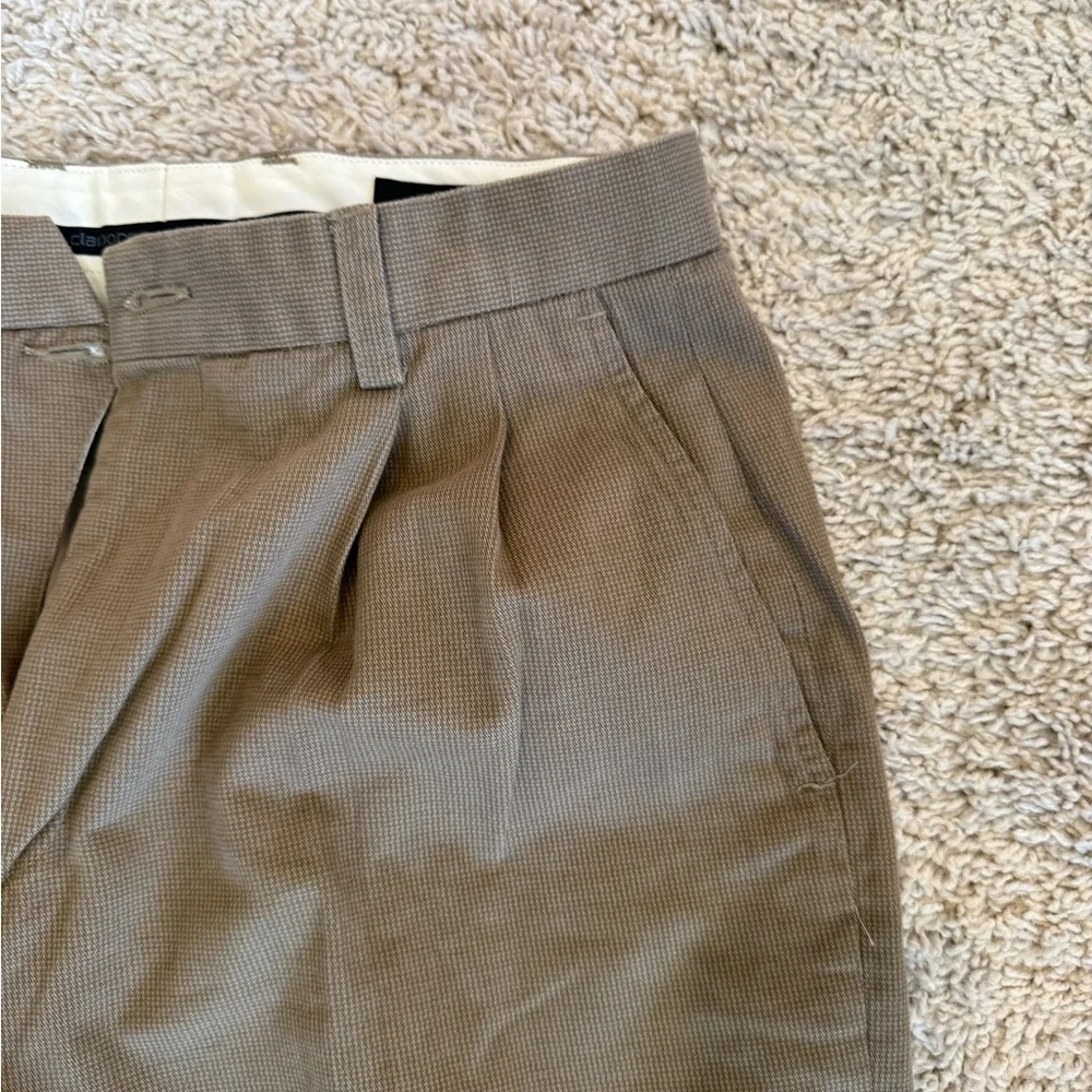 NWT 30x30 Claiborne Men's brown/tan pleated Pants.  Cuffed leg.